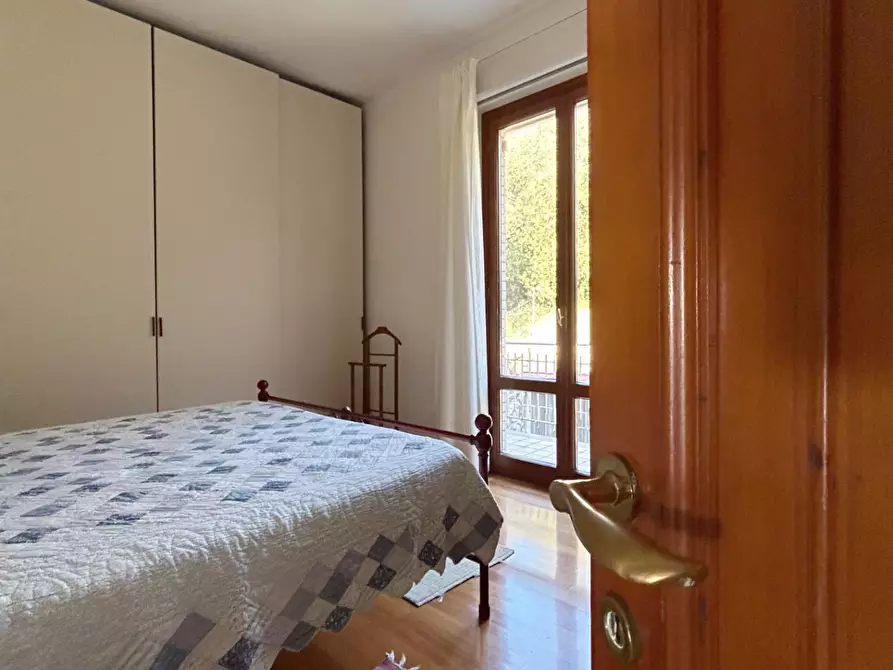 Immagine 12 di Villa in vendita  a Livorno