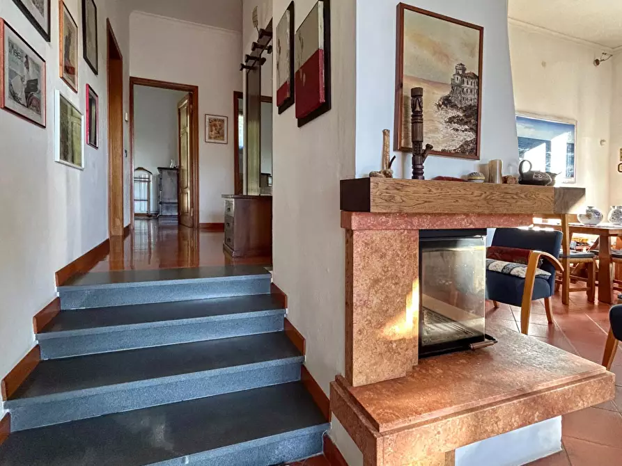 Immagine 8 di Villa in vendita  a Livorno
