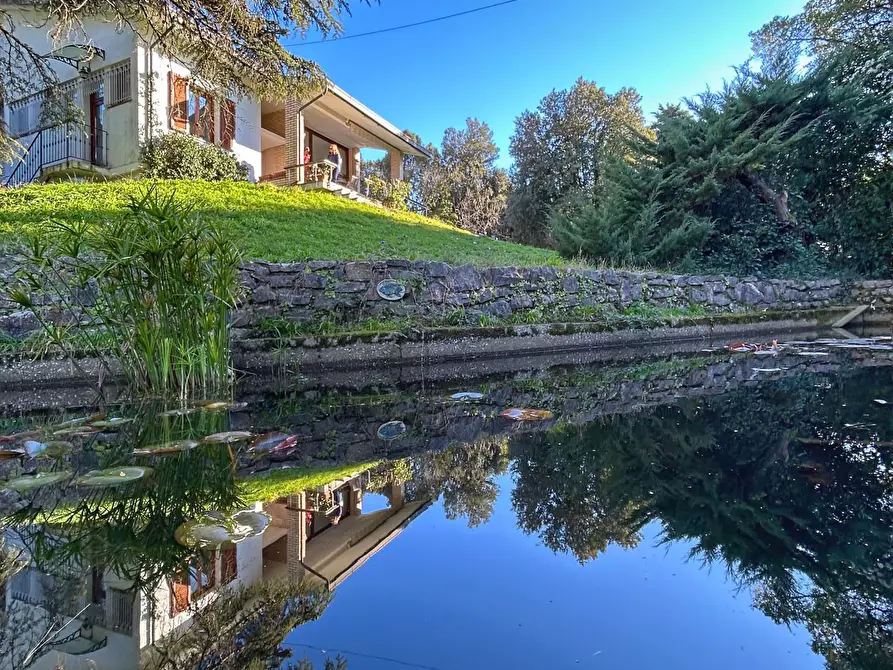 Immagine 20 di Villa in vendita  a Livorno