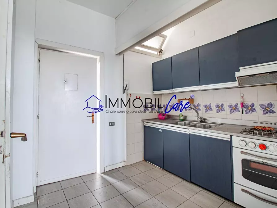 Immagine 12 di Appartamento in vendita  a Livorno