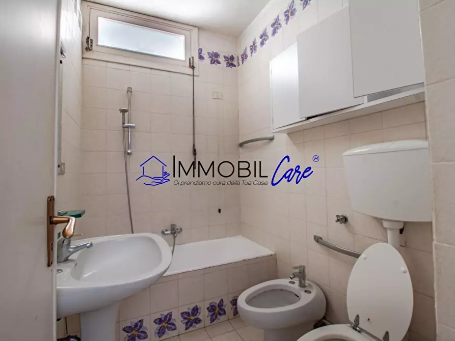 Immagine 17 di Appartamento in vendita  a Livorno