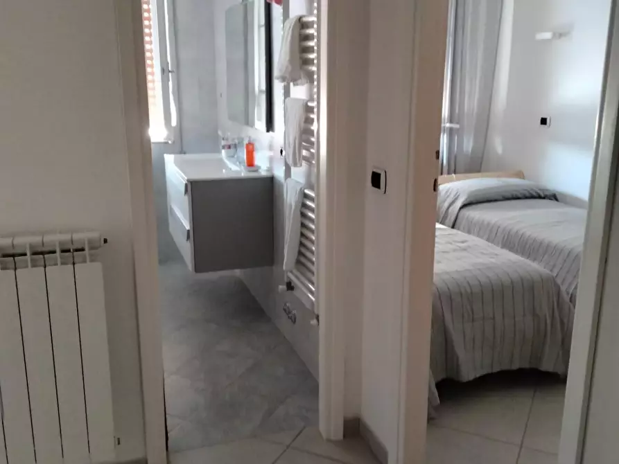 Immagine 8 di Appartamento in vendita  a Camaiore