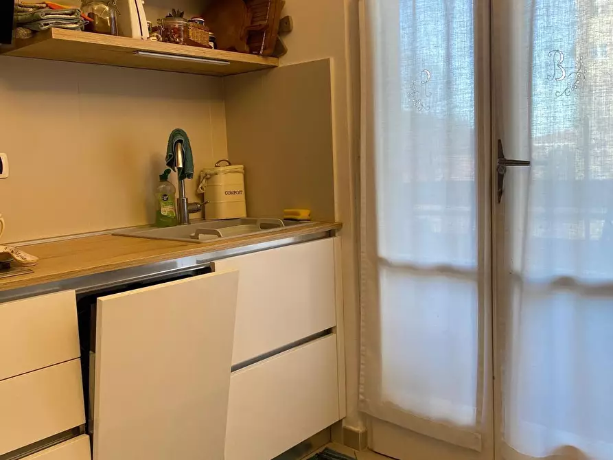 Immagine 11 di Appartamento in vendita  a Camaiore