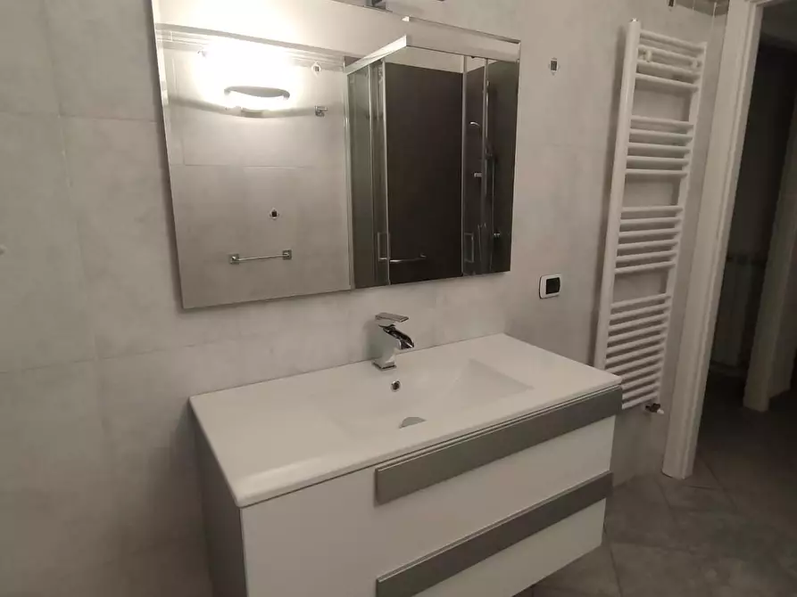 Immagine 12 di Appartamento in vendita  a Camaiore