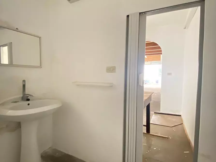 Immagine 11 di Appartamento in vendita  a Novoli