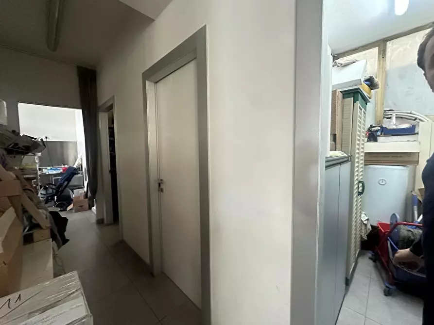 Immagine 8 di Locale commerciale in vendita  a Vinci