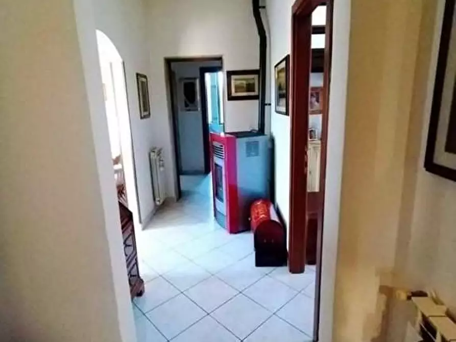 Immagine 2 di Casa indipendente in vendita  a Carrara