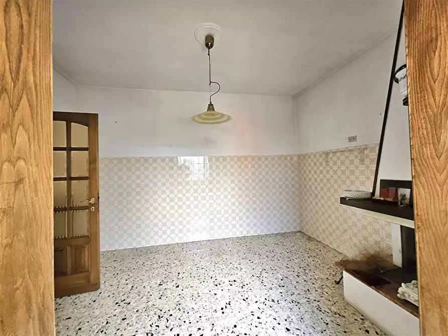 Immagine 8 di Casa bifamiliare in vendita  a Massa