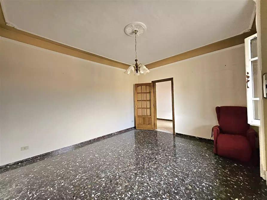Immagine 4 di Casa bifamiliare in vendita  a Massa
