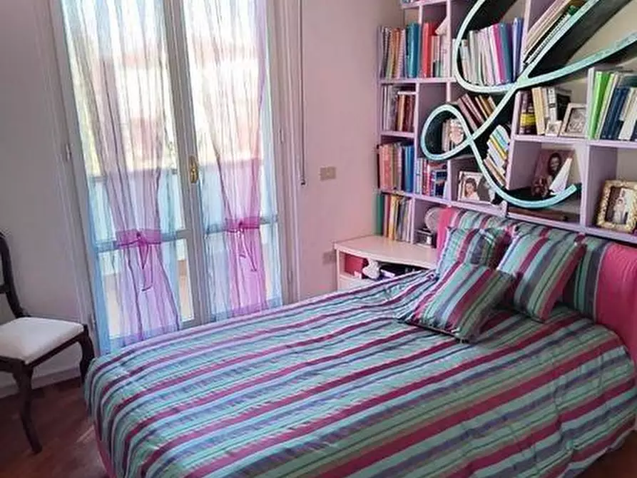 Immagine 18 di Villa in vendita  a Pisa