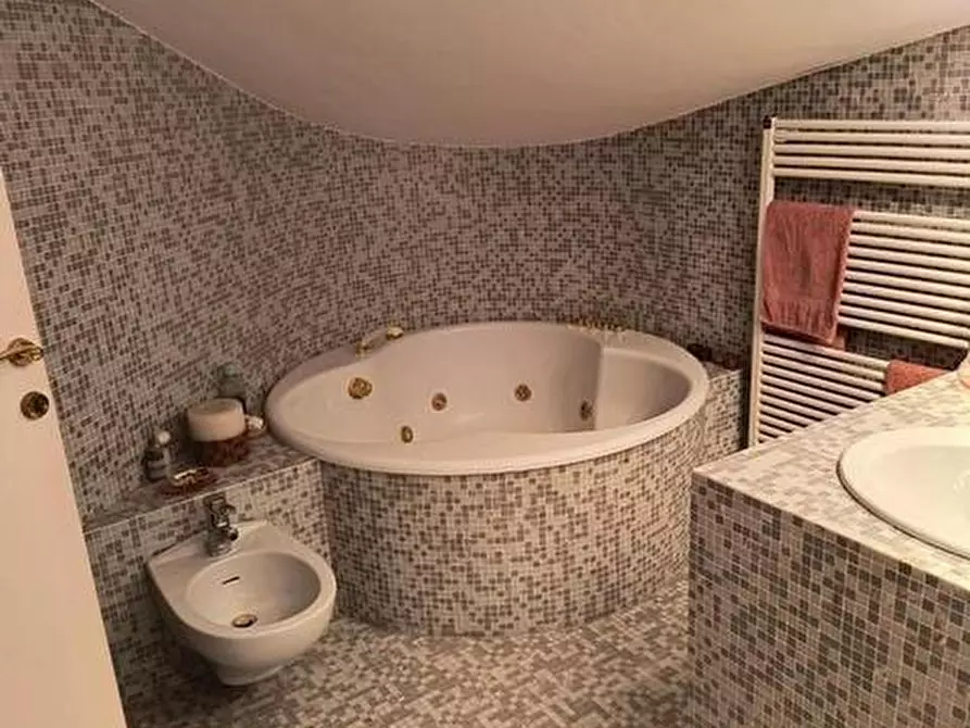 Immagine 30 di Villa in vendita  a Pisa