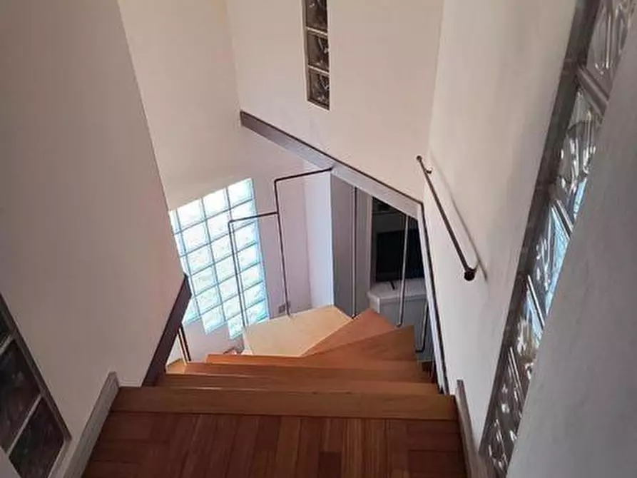 Immagine 21 di Villa in vendita  a Pisa