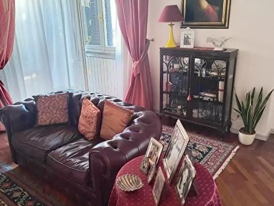 Immagine 10 di Villa in vendita  a Pisa