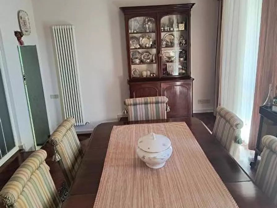 Immagine 12 di Villa in vendita  a Pisa