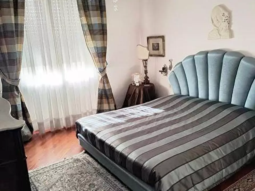 Immagine 16 di Villa in vendita  a Pisa