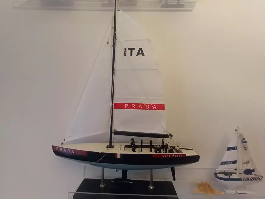 Immagine 19 di Appartamento in vendita  a Camaiore