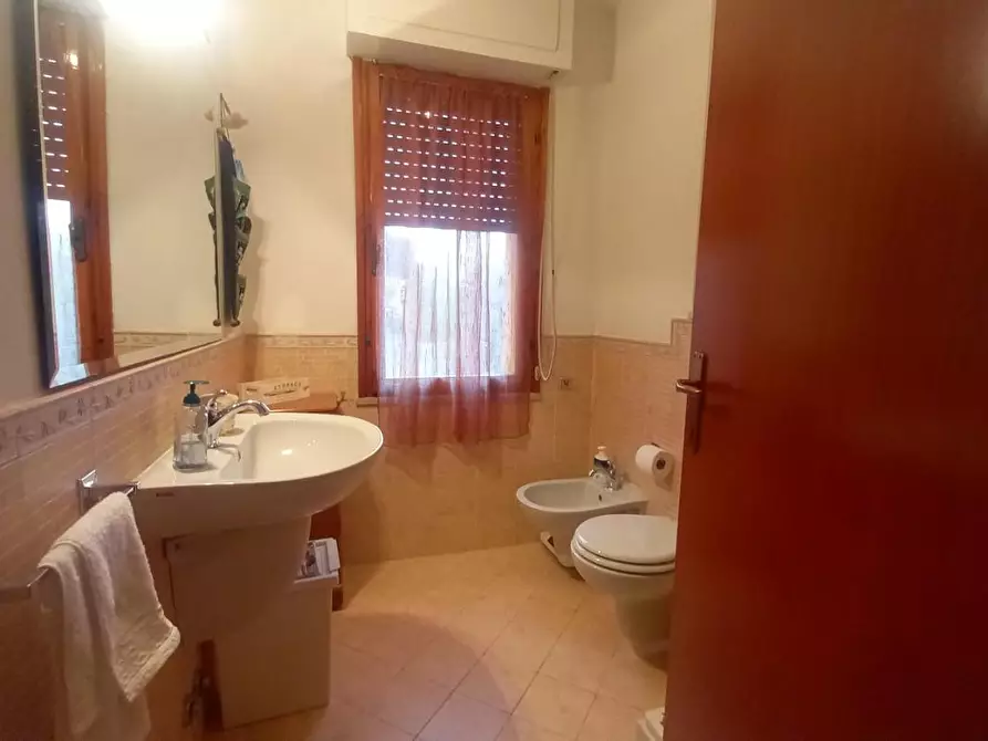 Immagine 11 di Appartamento in vendita  a Camaiore