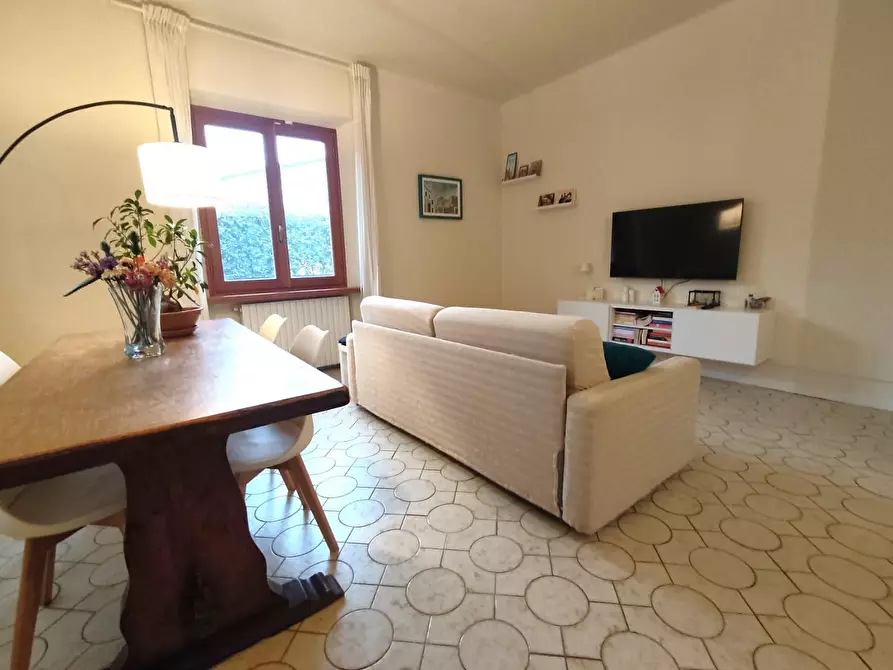 Immagine 2 di Villa in vendita  a Forte Dei Marmi