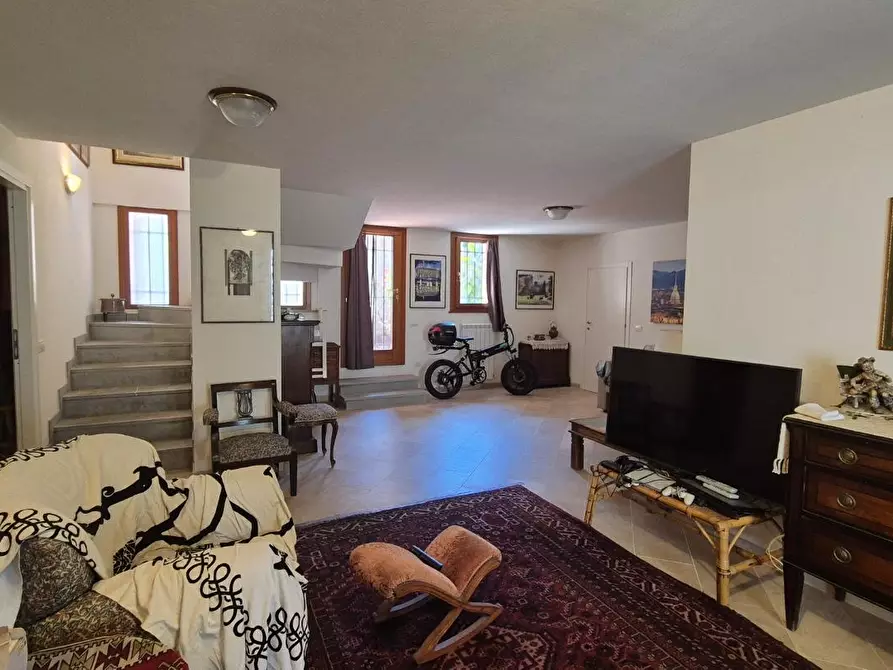 Immagine 37 di Villetta a schiera in vendita  a Livorno