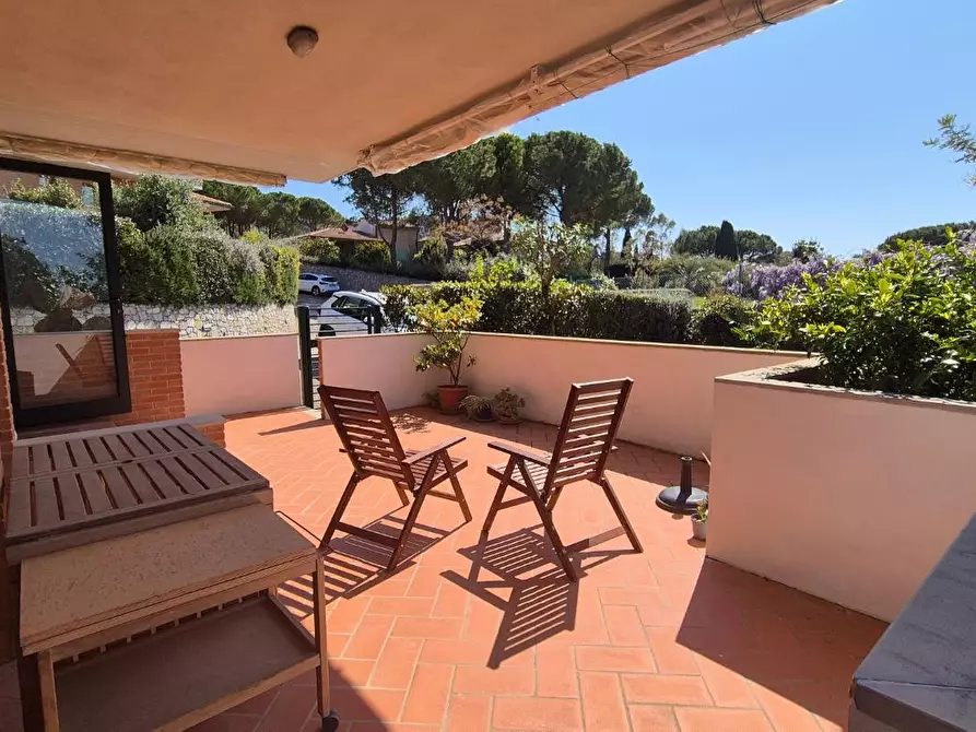 Immagine 1 di Villetta a schiera in vendita  a Livorno