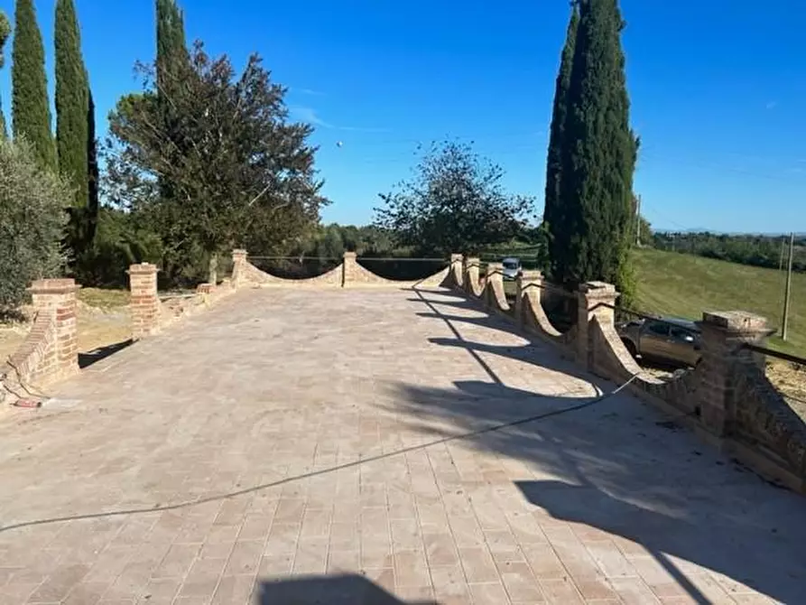 Immagine 8 di Appartamento in vendita  a Siena