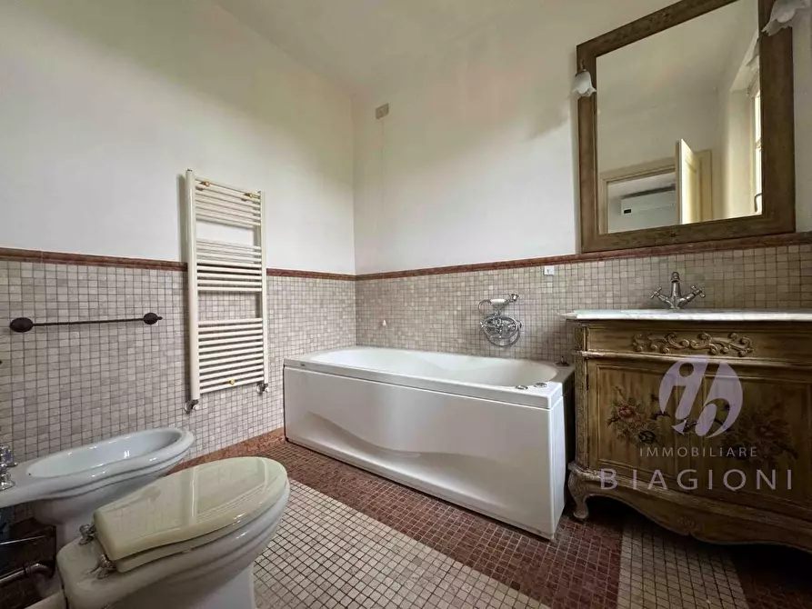 Immagine 28 di Casa bifamiliare in vendita  a Forte Dei Marmi