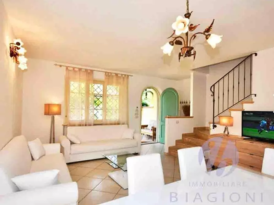 Immagine 9 di Casa bifamiliare in vendita  a Forte Dei Marmi