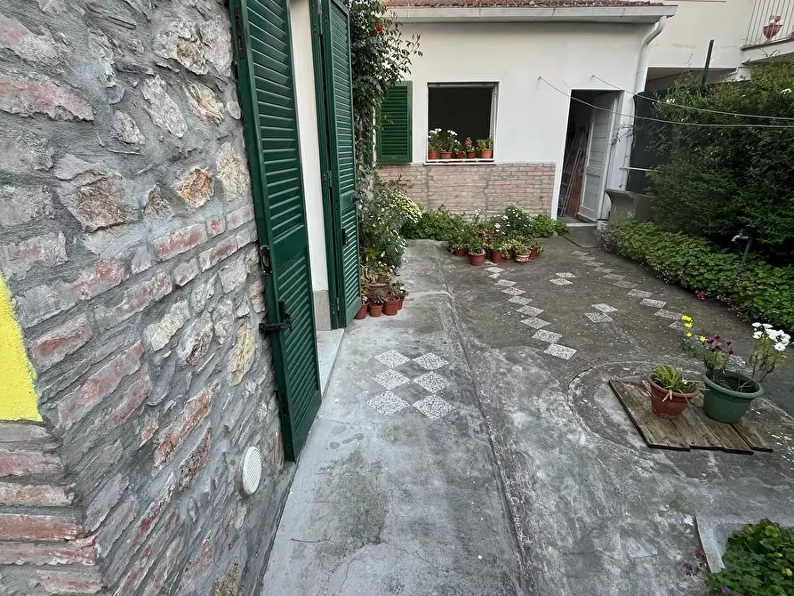 Immagine 4 di Villa in vendita  a Ponsacco