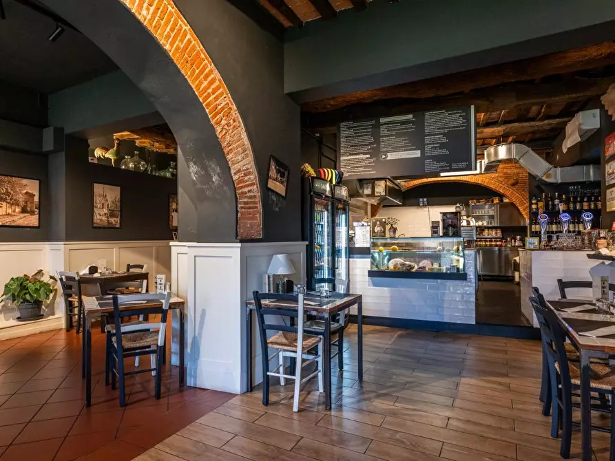 Immagine 14 di Attività commerciale in vendita  a Cascina