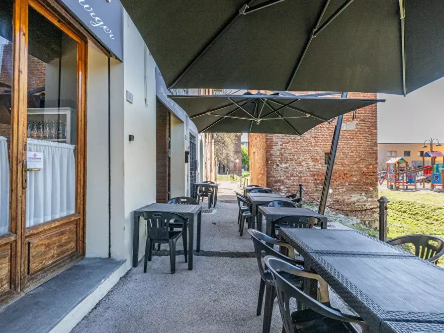 Immagine 6 di Attività commerciale in vendita  a Cascina