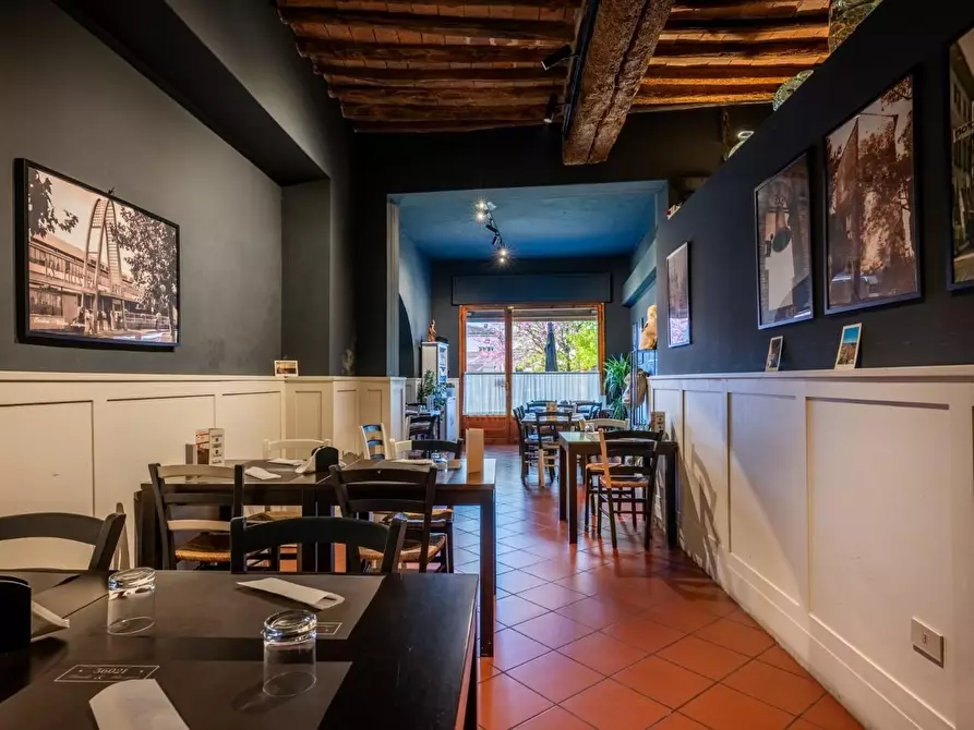 Immagine 31 di Attività commerciale in vendita  a Cascina