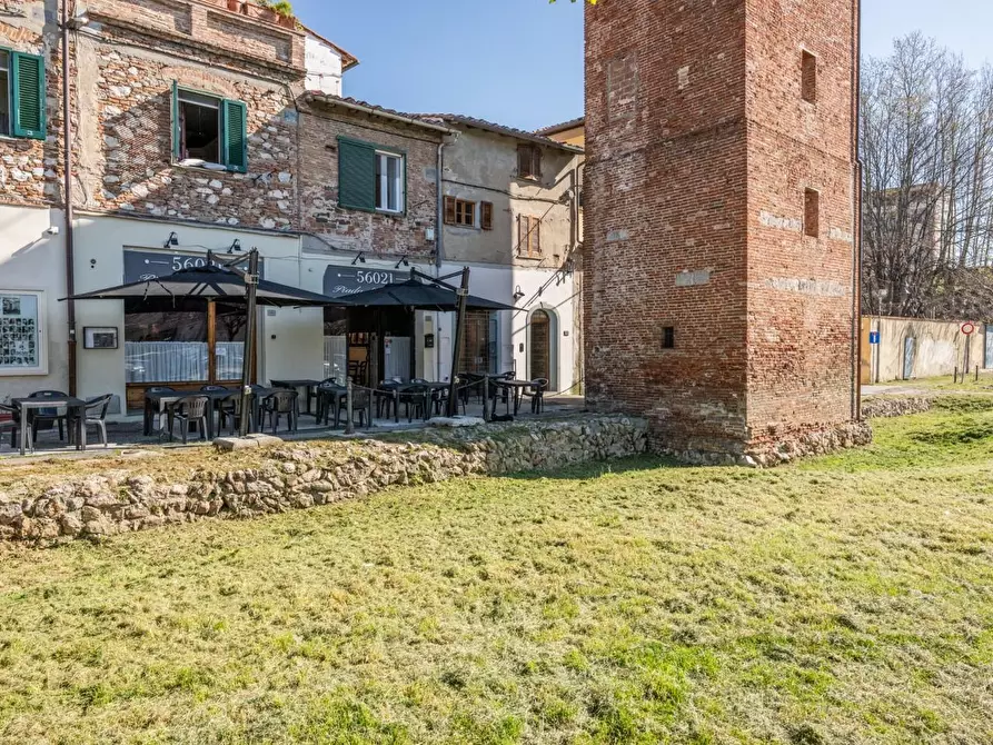 Immagine 10 di Attività commerciale in vendita  a Cascina