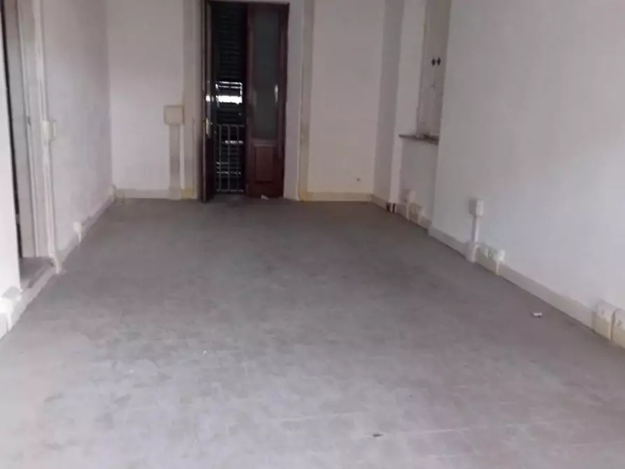 Immagine 2 di Locale commerciale in vendita  a Pisa