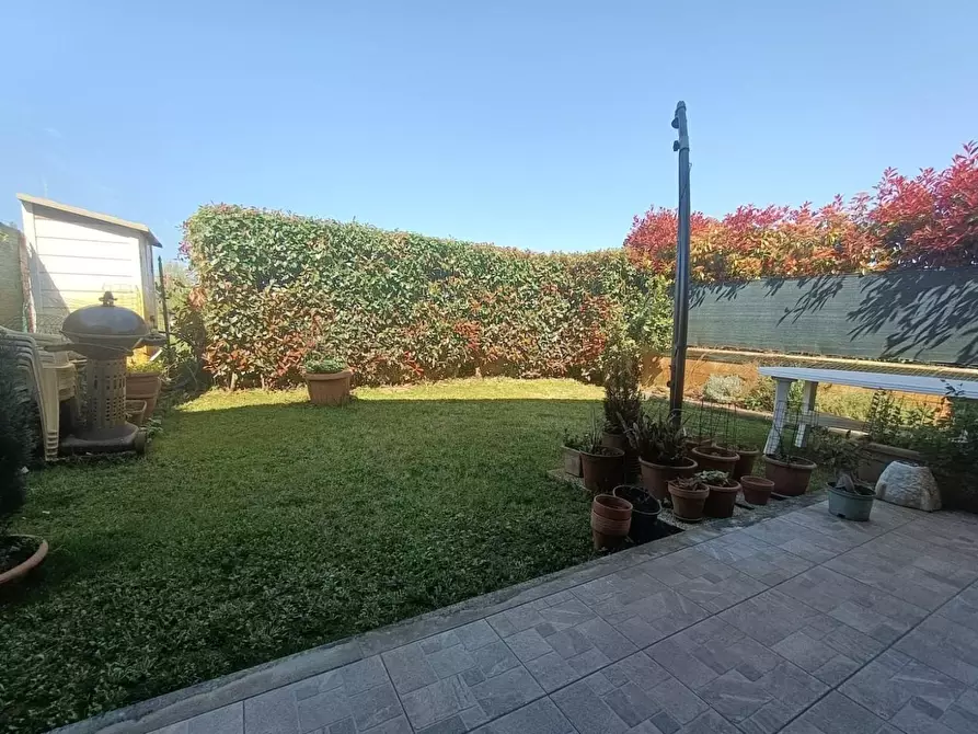 Immagine 5 di Casa semindipendente in vendita  a Carrara