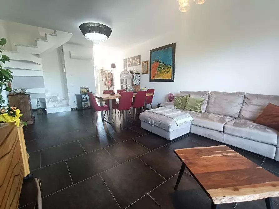 Immagine 10 di Casa semindipendente in vendita  a Carrara