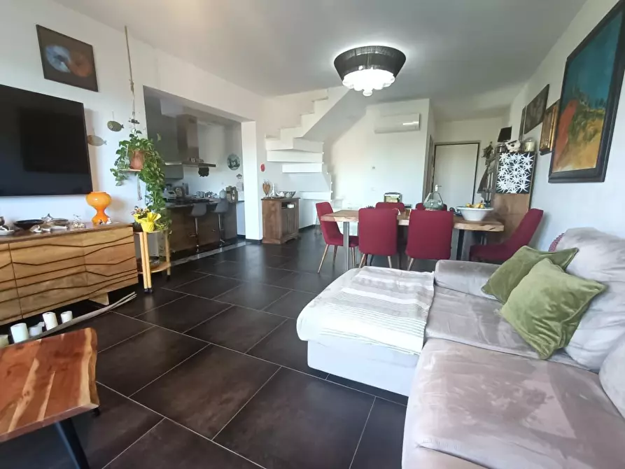 Immagine 13 di Casa semindipendente in vendita  a Carrara