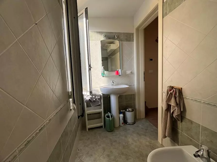 Immagine 9 di Appartamento in vendita  a Livorno