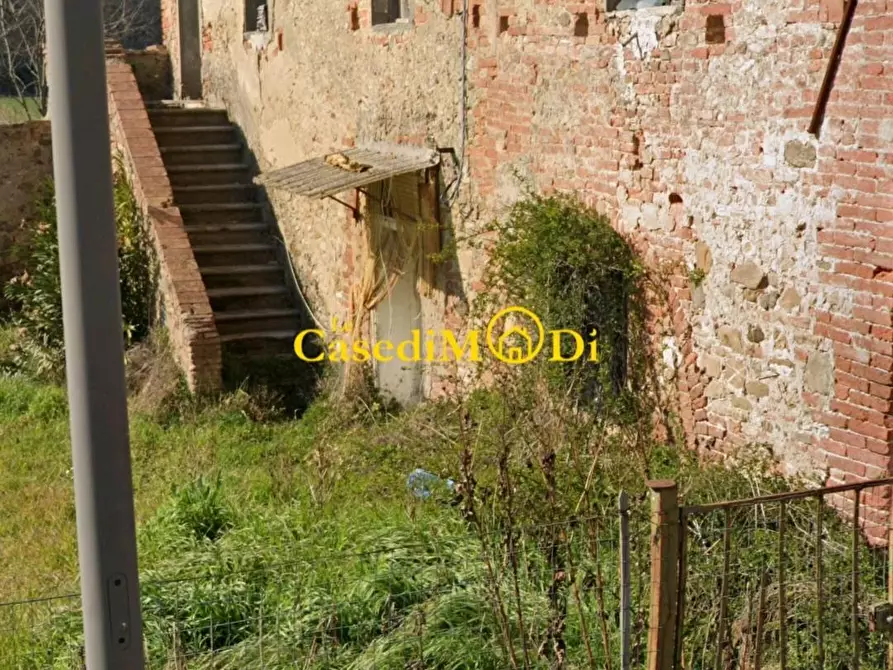 Immagine 5 di Rustico / casale in vendita  a Crespina Lorenzana