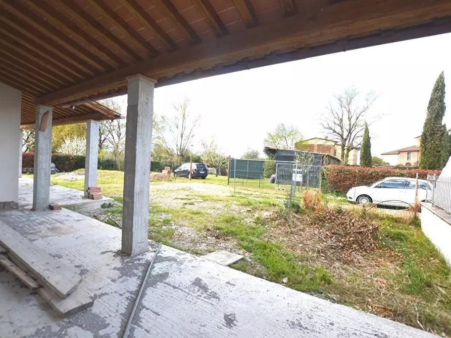 Immagine 13 di Villetta a schiera in vendita  a Capannori