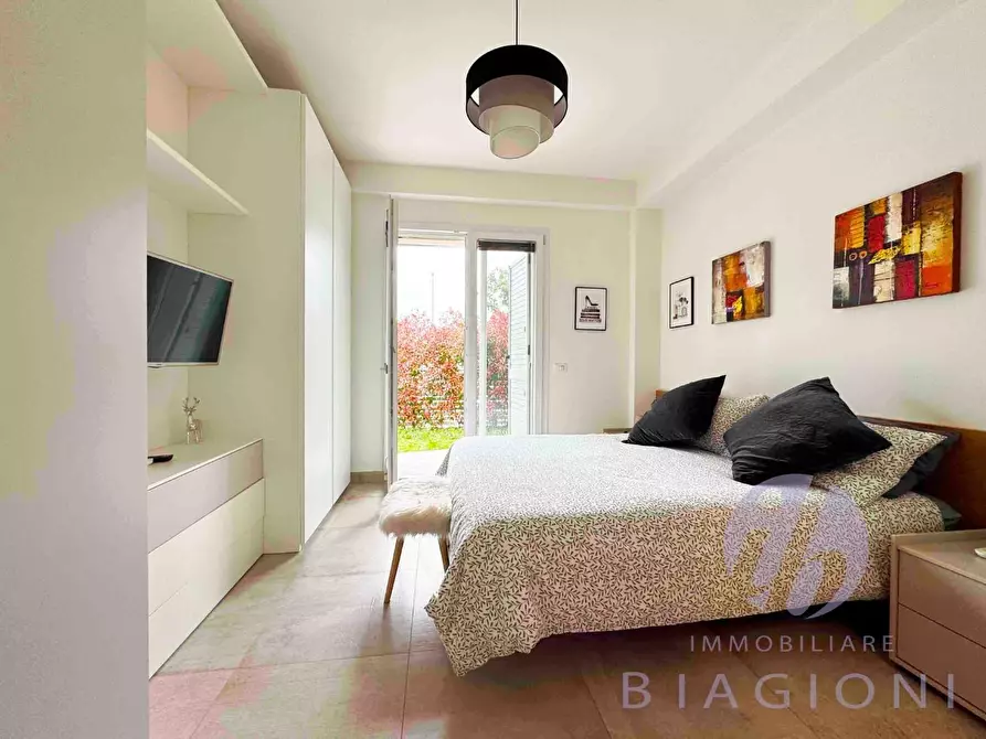 Immagine 15 di Appartamento in vendita  a Montignoso