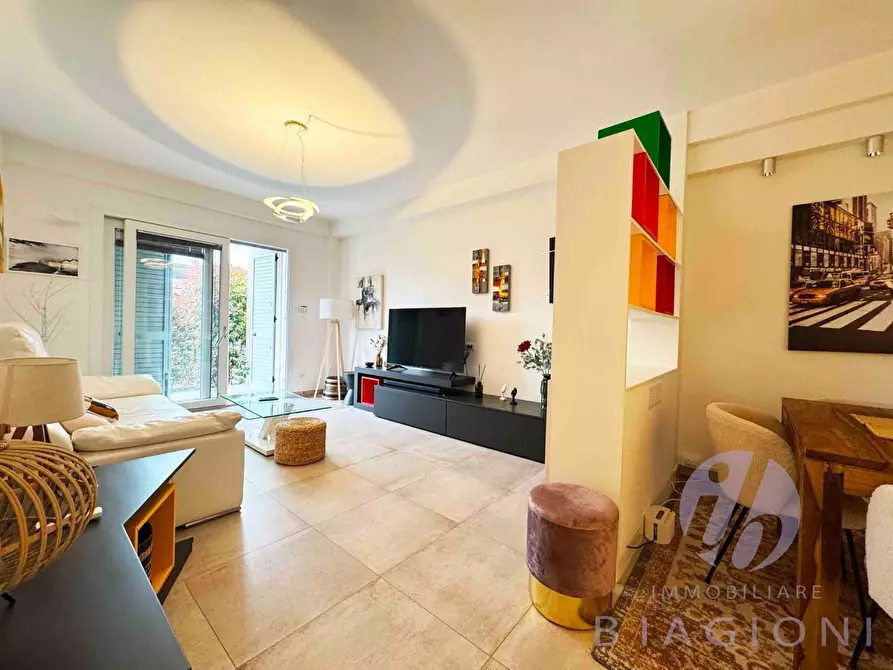 Immagine 7 di Appartamento in vendita  a Montignoso