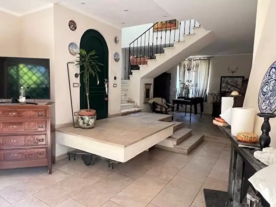 Immagine 5 di Villetta a schiera in vendita  a Massa