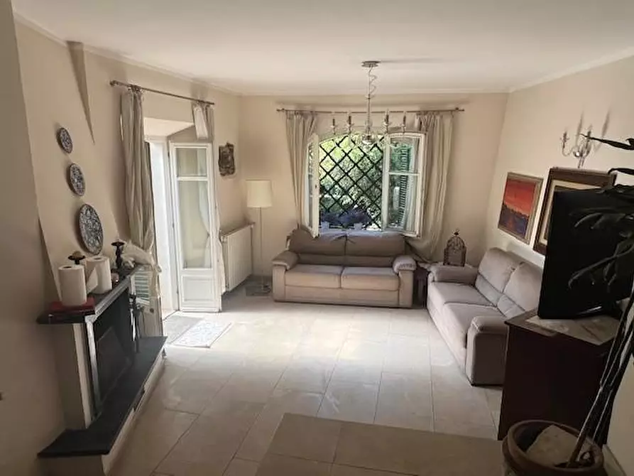 Immagine 6 di Villetta a schiera in vendita  a Massa