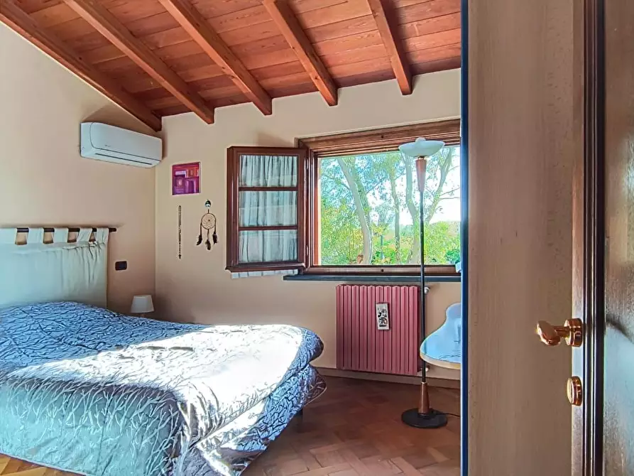 Immagine 17 di Villa in vendita  a Pisa