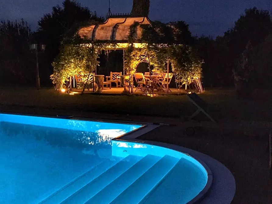 Immagine 5 di Villa in vendita  a Pisa