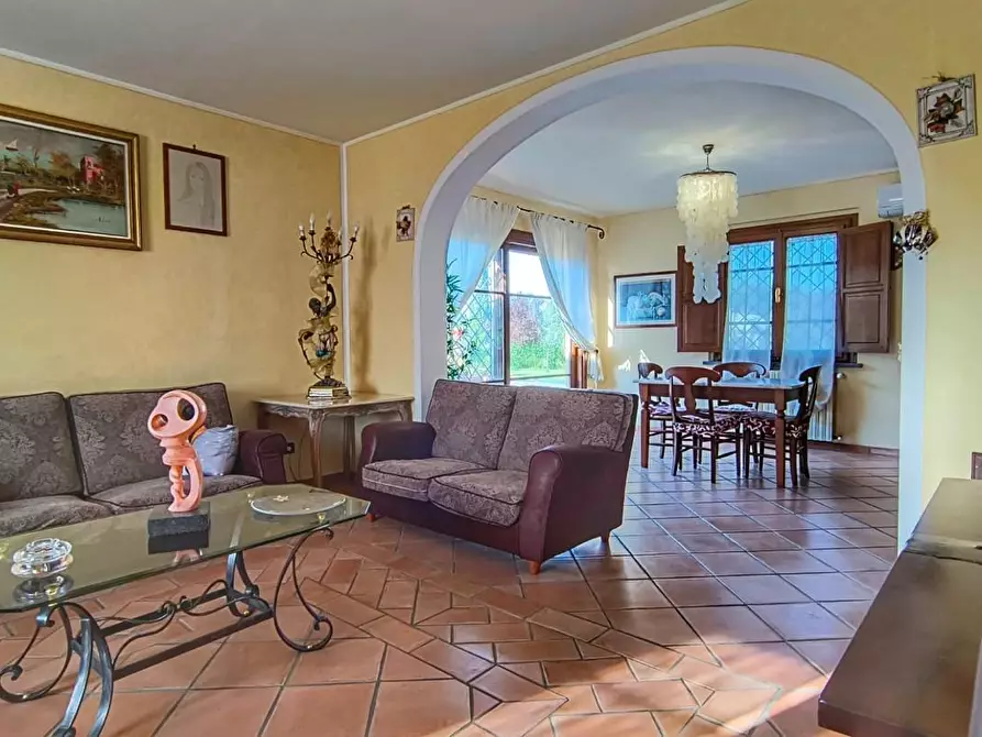 Immagine 6 di Villa in vendita  a Pisa