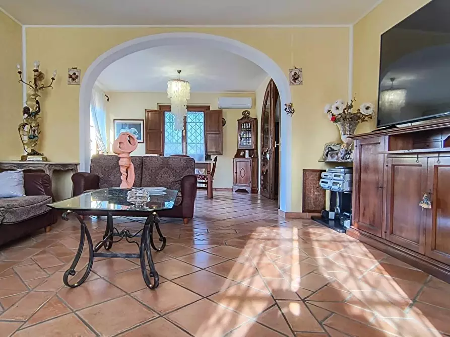 Immagine 7 di Villa in vendita  a Pisa