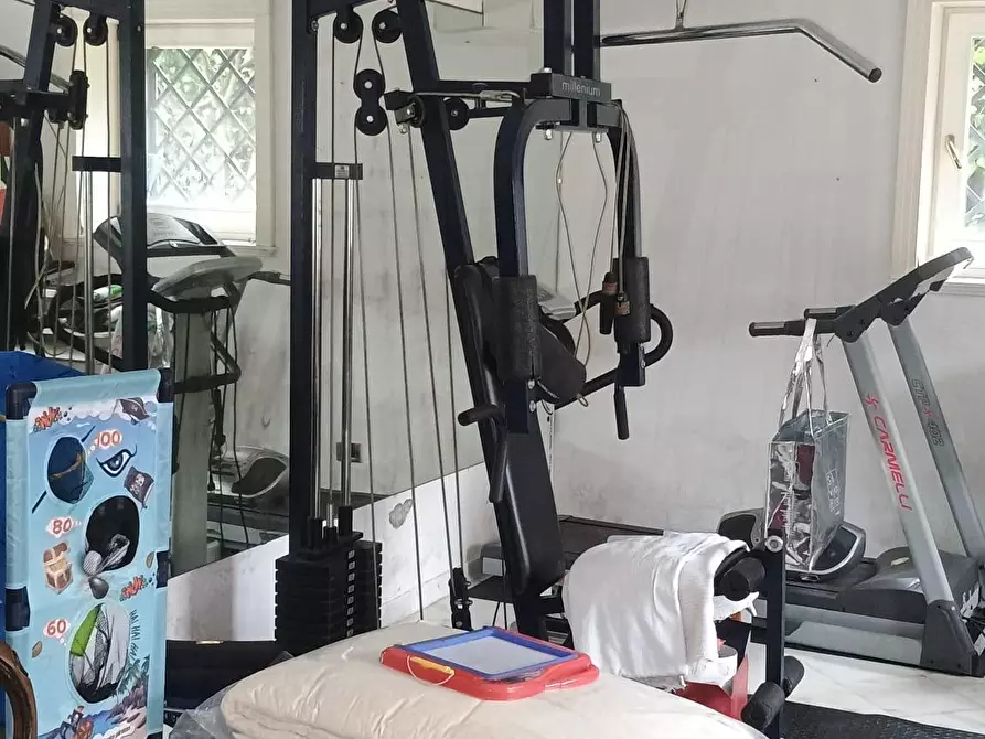 Immagine 59 di Villa in vendita  a Camaiore