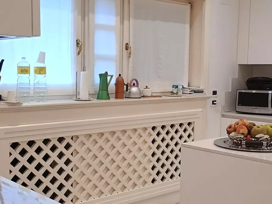 Immagine 22 di Villa in vendita  a Camaiore