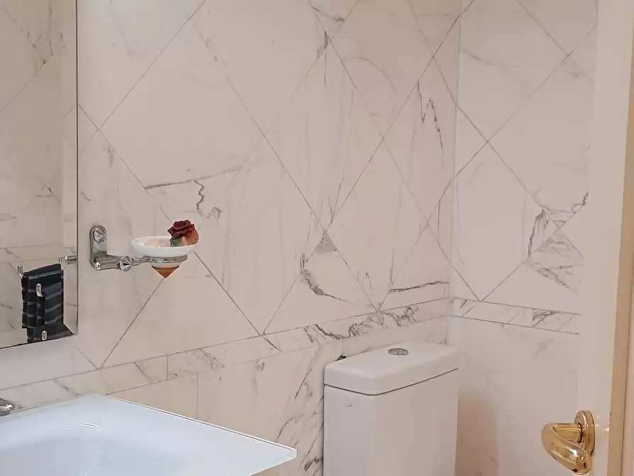 Immagine 27 di Villa in vendita  a Camaiore